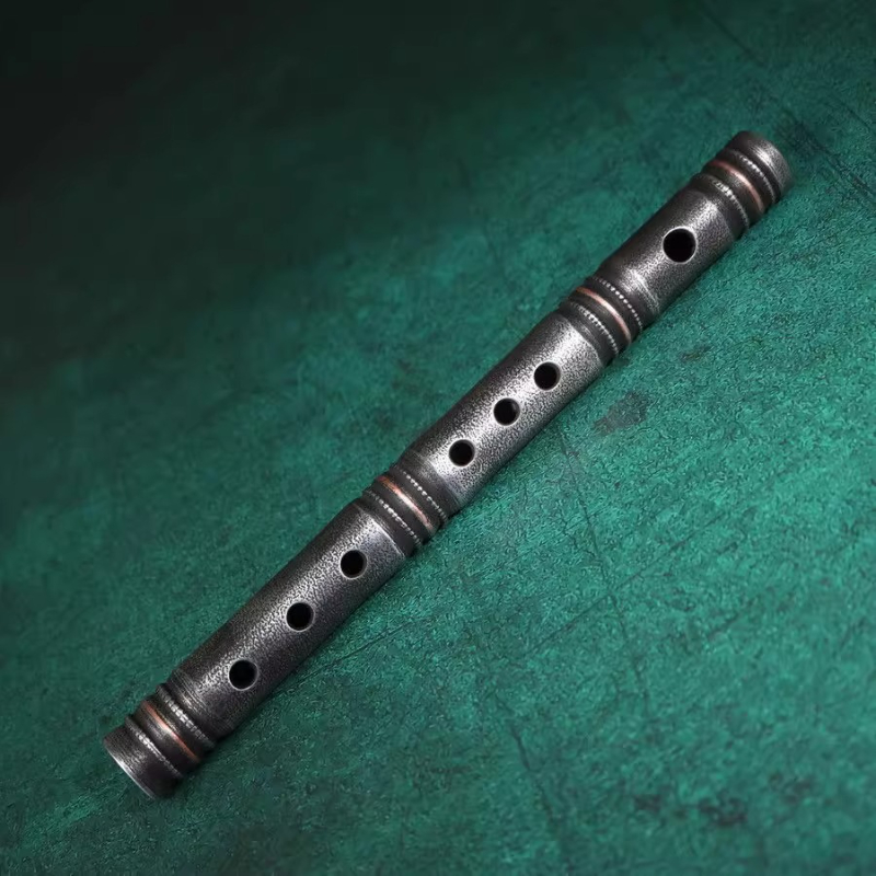 Musical Instrument That You Blow Into - Традиционная медная флейта ручной работы поперечная